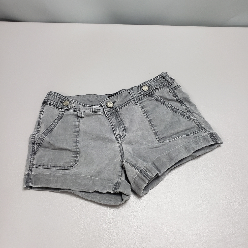 Aeropostale gray midi twill shorts with cuffed hems size 4